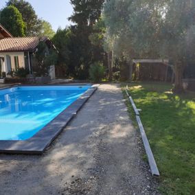 piscine et jardin